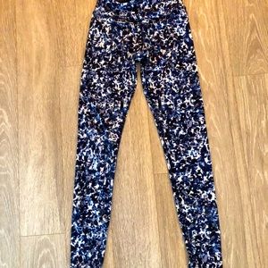 Beyond Yoga Navy, Blue and White leggings - Small